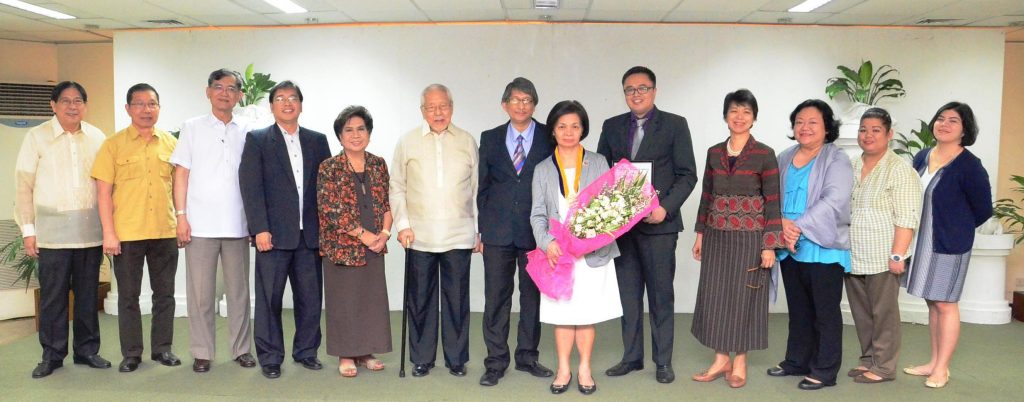  The Development Academy of the Philippines can now depend on a distinguished diplomat who is credited with spearheading the organizational requirements of the highly successful Asia-Pacific Economic Cooperation Economic Leaders’ Meeting hosted by the Philippines in November last year. This is because Foreign Affairs Undersecretary Laura Q. del Rosario has become a member of the Academy’s Council of Fellows. Del Rosario became the latest member of this elite group of think-tankers when she was presented her certificate of conferment in simple ceremonies attended by fellow members of the council at the Virata Hall last February 12. Del Rosario became Foreign Affairs Undersecretary for International Economic Relations on October 3, 2011. She rose from the ranks and has served as the Philippine Ambassador to such countries as Vietnam and India while having also been assigned to Vienna, Singapore and Washington D.C. Photo shows Del Rosario (sixth from right) after her conferment while being flanked by other members of the Council of Fellows, DAP officials and colleagues from the DFA (from left): Antonio Basilio of the APEC Business Advisory Council, Eminent Fellow Dr. Orlando Mercado, Acting National Economic and Development Authority and Planning Secretary Dr. Emmanuel Esguerra, Executive Fellow Dr. Carlos Tabunda Jr., Eminent Fellow Corazon Alma de Leon, Eminent Fellow Dr. Sixto Roxas, DAP President Antonio Kalaw Jr., Foreign Service Institute Assistant Director Julio Amador and members of the DFA staff. 